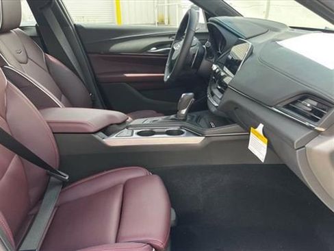 Used 2025 Cadillac CT4 Sport RWD image 9