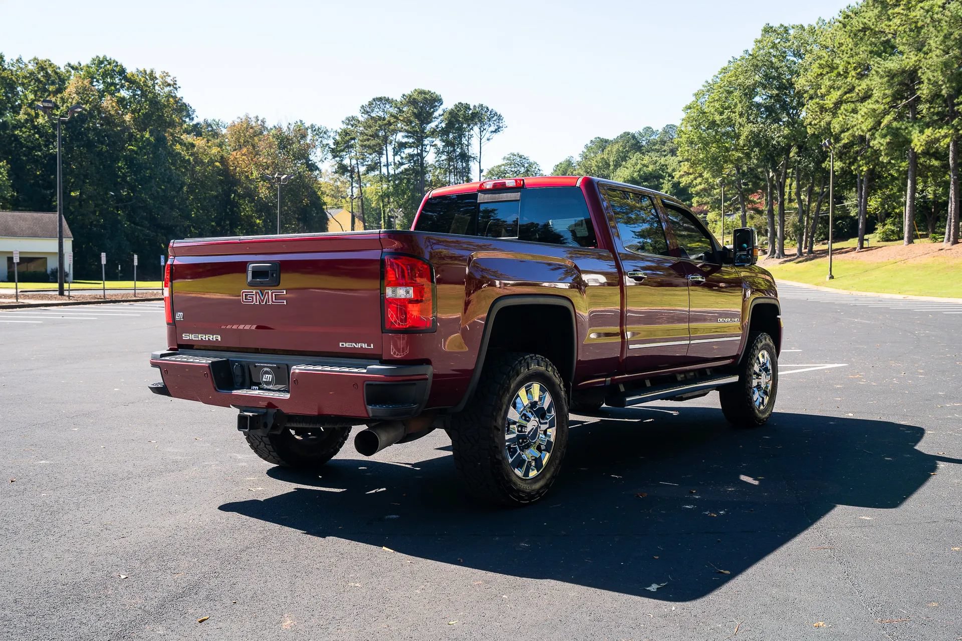 Used 2018 GMC Sierra 2500 Denali w/ Duramax Plus Package AWD/4WD image 8