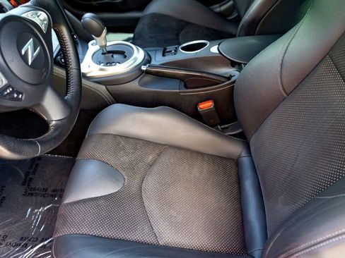 Used 2020 Nissan 370Z Touring Sport RWD image 11