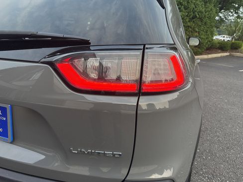 Used 2019 Jeep Cherokee Limited w/ Trailer Tow Group AWD/4WD image 22