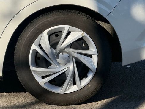 Used 2024 Subaru Impreza 2.0i image 11