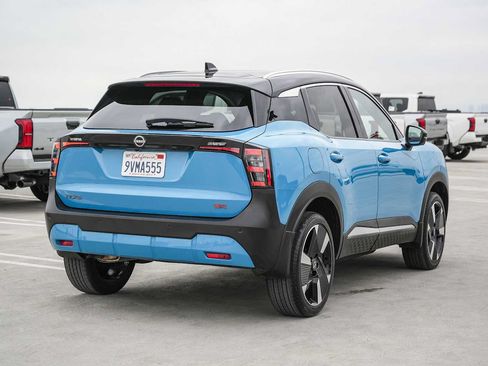 Used 2025 Nissan Kicks SR FWD image 6