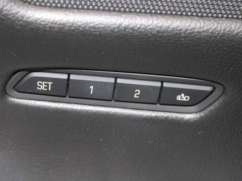 Used 2017 Cadillac XT5 Luxury image 40