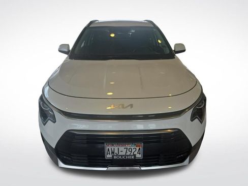 Used 2023 Kia Niro EX Touring FWD image 3