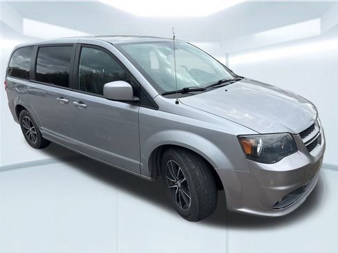 Used 2019 Dodge Grand Caravan GT image 4