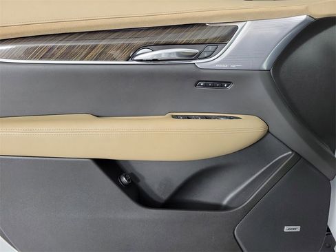 Certified 2023 Cadillac XT6 Premium Luxury w/ Platinum Package image 20