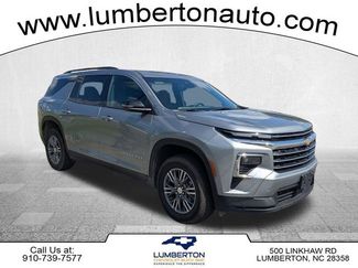 Used 2025 Chevrolet Traverse LT video 1