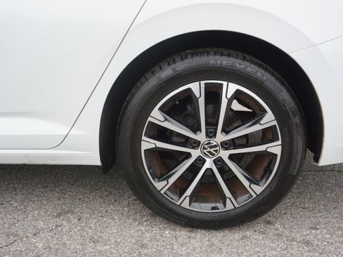 Used 2025 Volkswagen Jetta Sport image 6