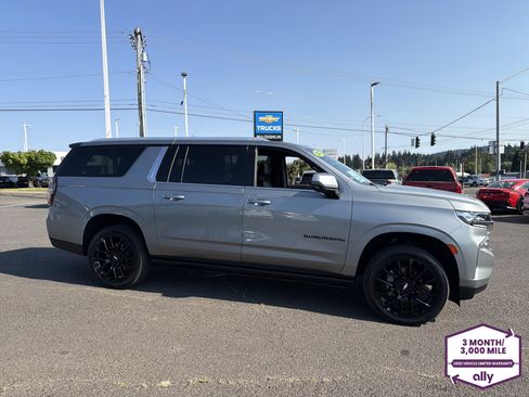 Used 2023 Chevrolet Suburban High Country AWD/4WD image 7