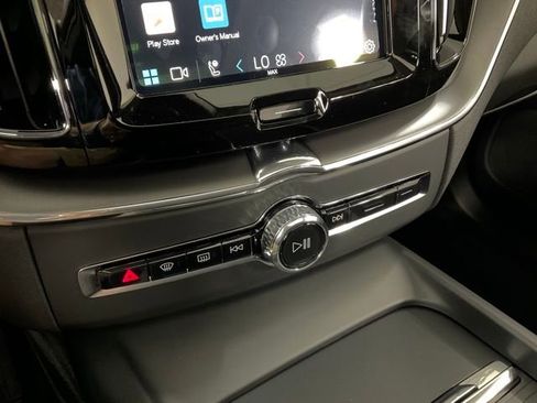 New 2025 Volvo XC60 B5 Core w/ Protection Package Premier image 18