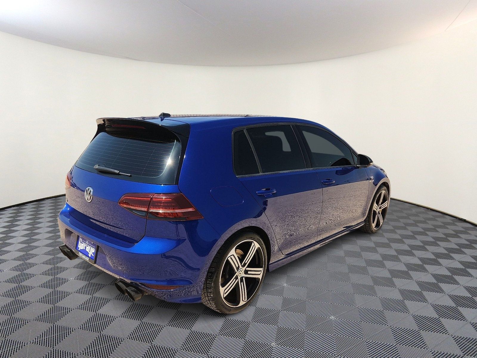 Used 2015 Volkswagen Golf R 4-Door AWD/4WD image 4