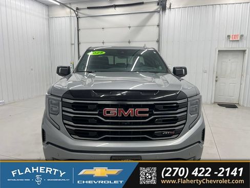 Used 2025 GMC Sierra 1500 AT4 w/ AT4 Premium Package AWD/4WD image 7