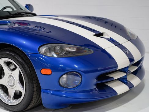 Used 1997 Dodge Viper GTS RWD image 9
