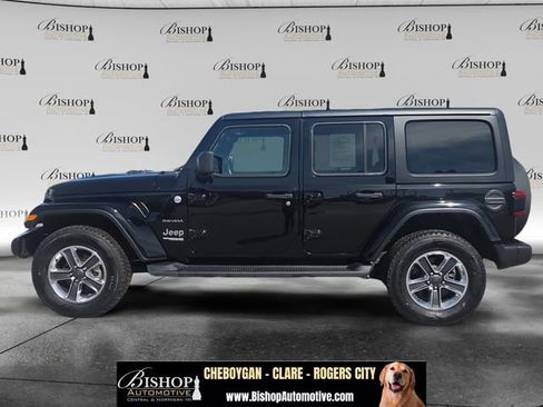 Used 2022 Jeep Wrangler Unlimited Sahara w/ LED Lighting Group AWD/4WD image 14