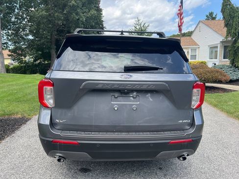 Used 2022 Ford Explorer XLT w/ Equipment Group 202A AWD/4WD image 5