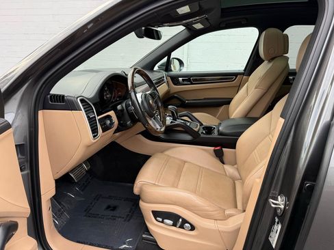 Used 2021 Porsche Cayenne S AWD/4WD image 21