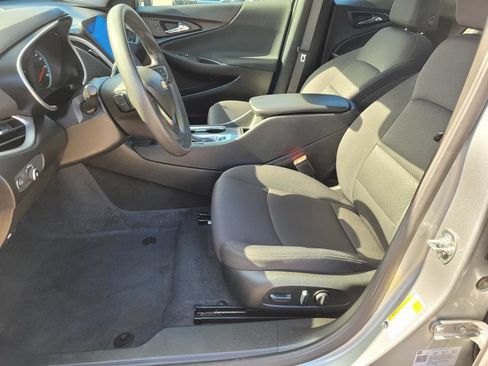 Used 2025 Chevrolet Malibu LT FWD image 16