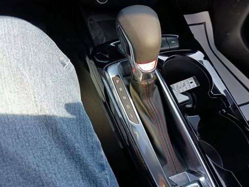 Used 2025 Chevrolet Trax RS w/ Sunroof Package image 26