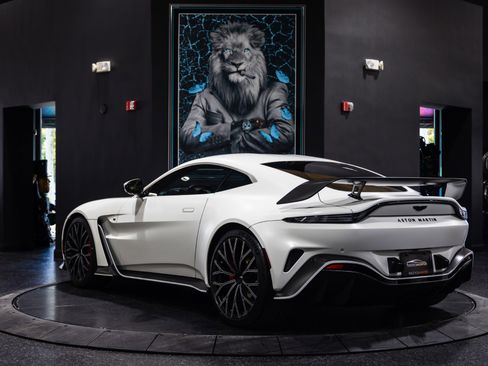Used 2023 Aston Martin V12 Vantage RWD image 6