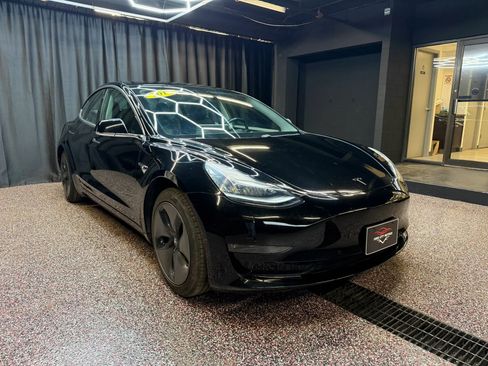 Used 2018 Tesla Model 3 Mid Range image 9