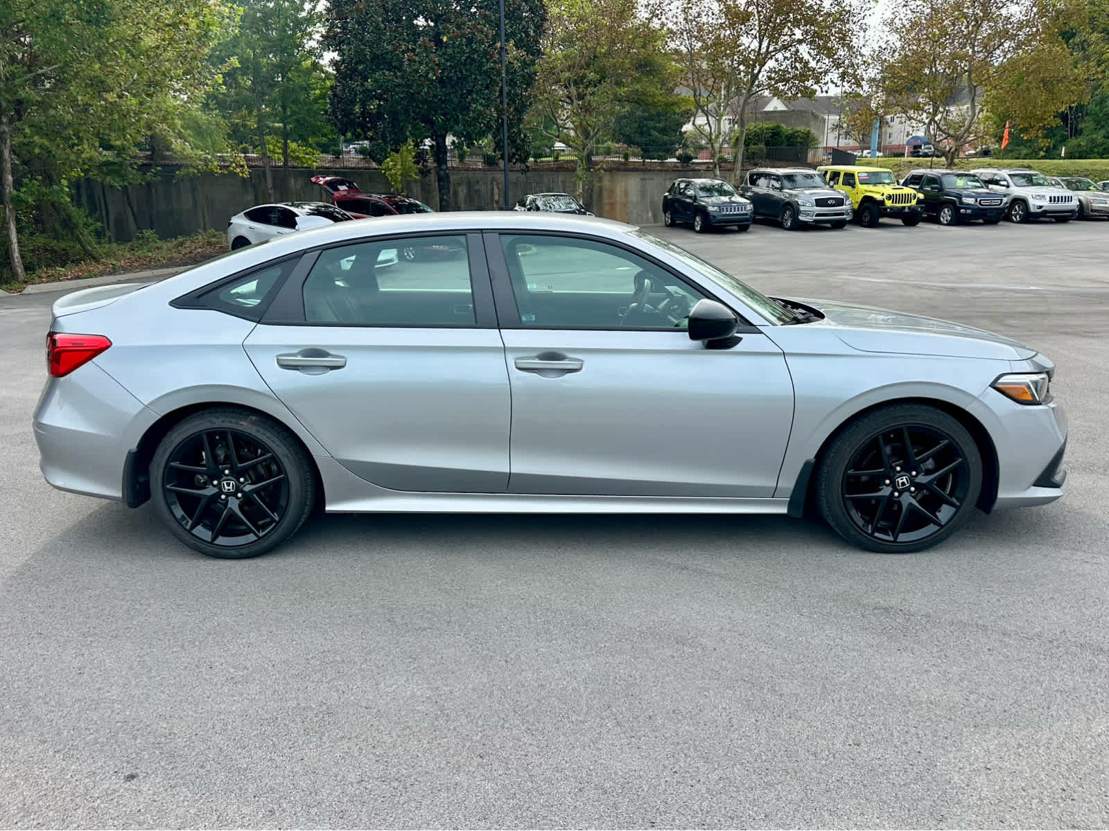 Used 2023 Honda Civic Sport image 4