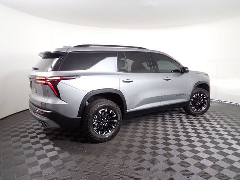 Used 2025 Chevrolet Traverse Z71 AWD/4WD image 19