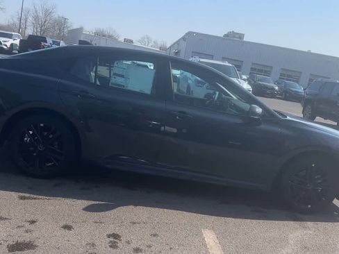 New 2026 Toyota Camry SE image 9