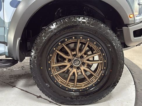 Used 2019 Ford F150 Raptor w/ Equipment Group 802A Luxury image 21