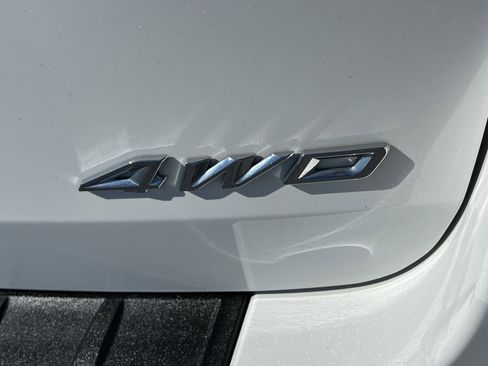 Used 2023 Ford Explorer XLT w/ Equipment Group 202A image 13