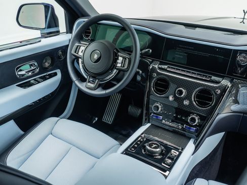 Used 2025 Rolls-Royce Cullinan Black Badge AWD/4WD image 29