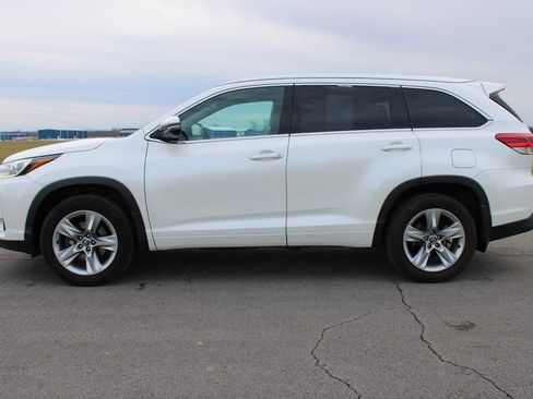Used 2019 Toyota Highlander Limited image 4