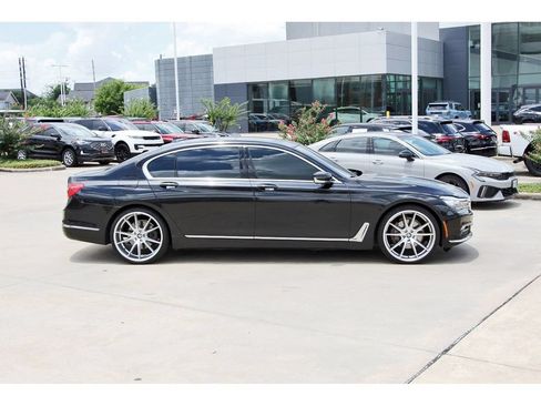 Used 2017 BMW 740i xDrive AWD/4WD image 6