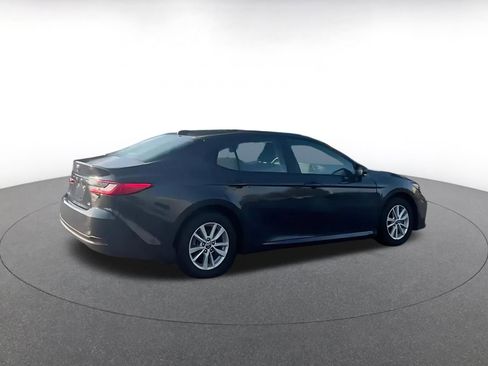 Used 2025 Toyota Camry LE image 9