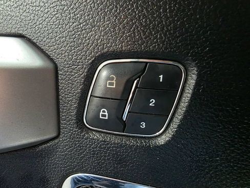Used 2017 Ford F150 Lariat w/ Equipment Group 502A Luxury AWD/4WD image 17