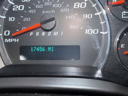 Used 2025 GMC Savana 3500 RWD image 14