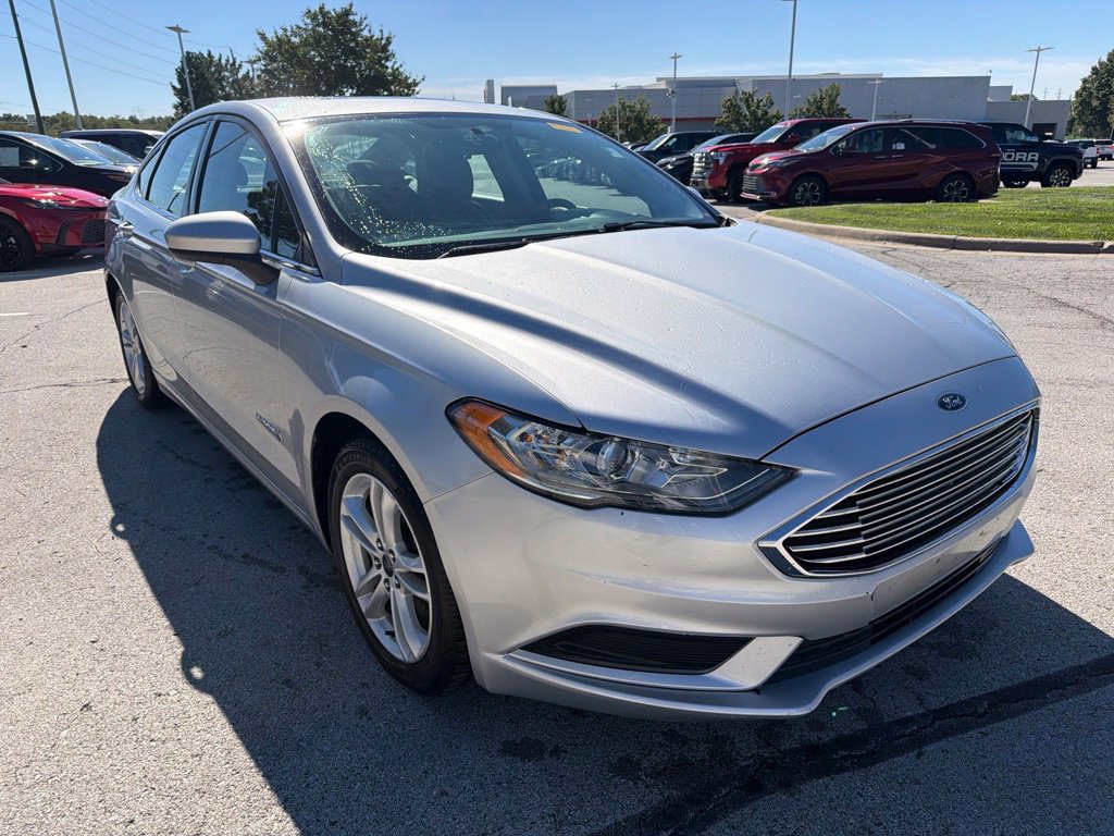Used 2018 Ford Fusion SE FWD image 3