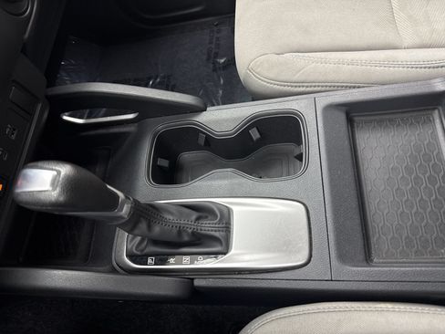 Used 2022 Nissan Frontier SV w/ Technology Package RWD image 29