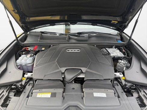 Used 2023 Audi Q8 Premium Plus w/ Premium Plus Package image 32