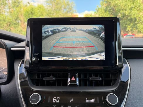 Used 2025 Toyota Corolla LE FWD image 27
