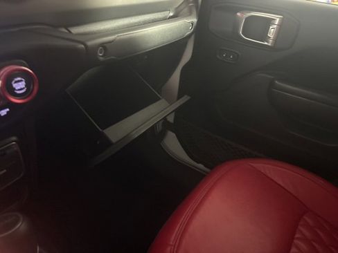 Used 2021 Jeep Gladiator Willys image 48