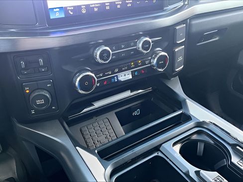 Used 2024 Ford F250 Lariat w/ Chrome Package AWD/4WD image 23