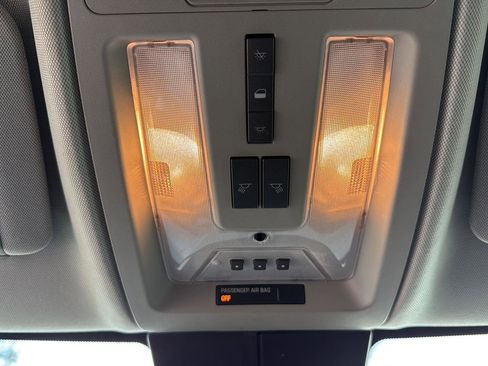 Used 2011 Cadillac SRX Luxury image 19