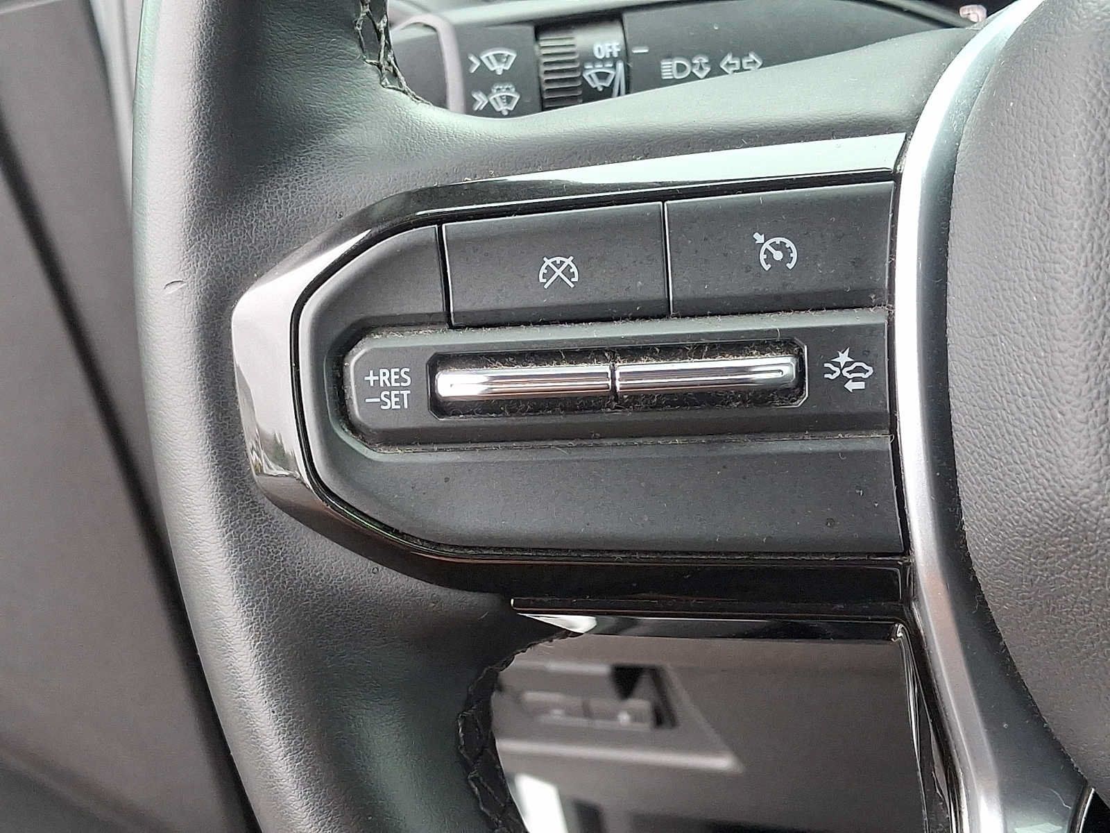 Used 2025 Chevrolet Colorado Trail Boss AWD/4WD image 21