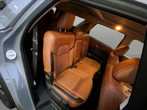 Used 2025 Nissan Pathfinder Platinum w/ Cargo Package FWD image 19