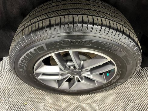 Used 2022 Jeep Grand Cherokee Limited image 37