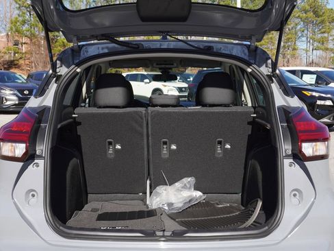 Used 2024 Nissan Kicks SV FWD image 7