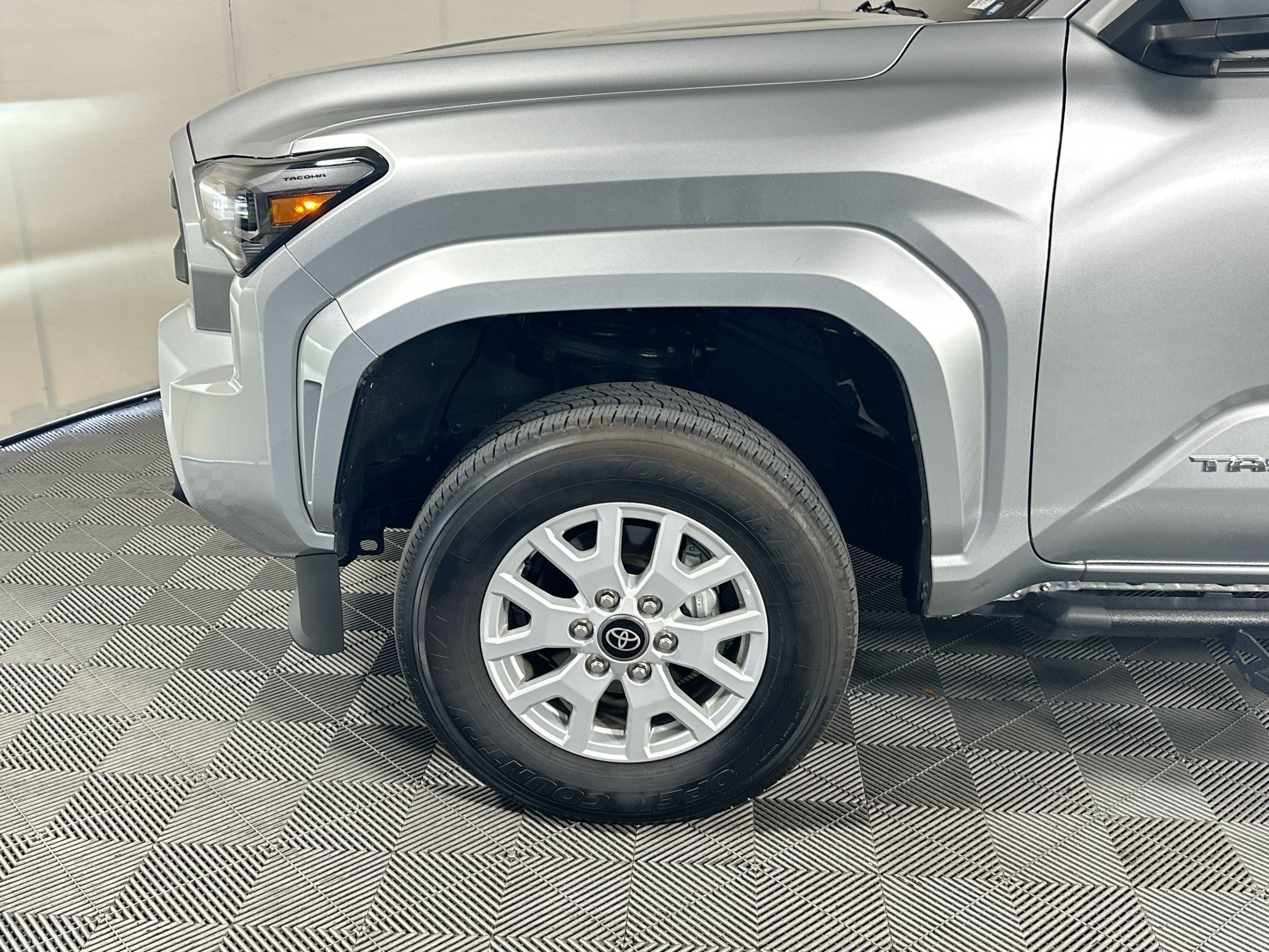 Used 2025 Toyota Tacoma SR5 RWD image 11