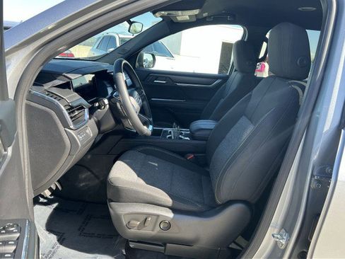 Used 2025 GMC Acadia Elevation image 19