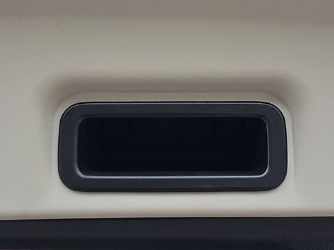 Used 2023 Nissan Ariya FWD image 16