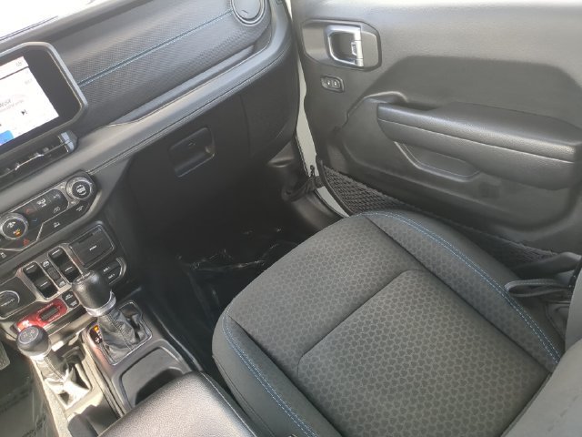 Used 2024 Jeep Wrangler Unlimited Rubicon 4xe AWD/4WD image 19